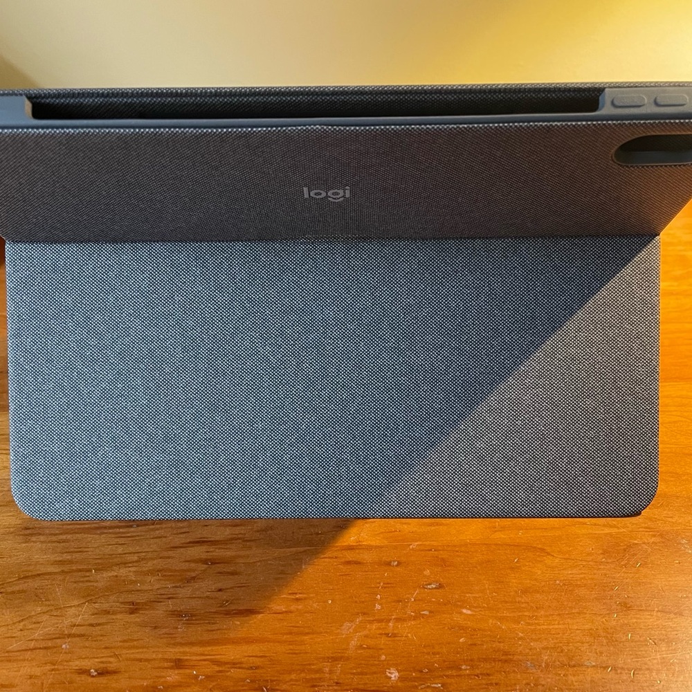 Logitech Keyboard Case with Trackpad - Picture 2 of 5